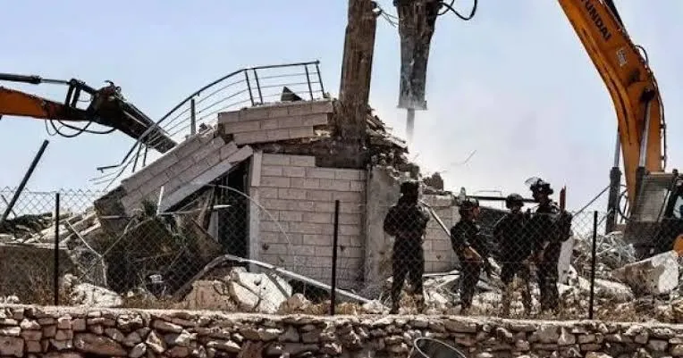 الاحتلال يخطر بهدم 6 منازل في خربة الدير شرق بيت لحم